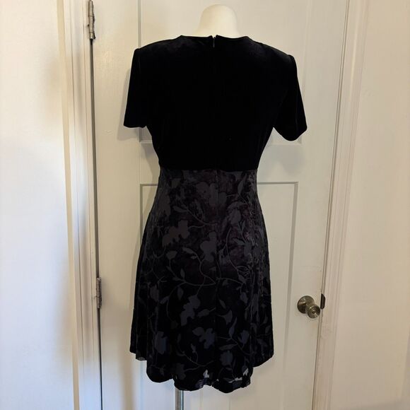 Vintage 8 S.L. Petites Black Velvet Floral 90s Whimsygoth Party Mini Dress LBD - Picture 2 of 8